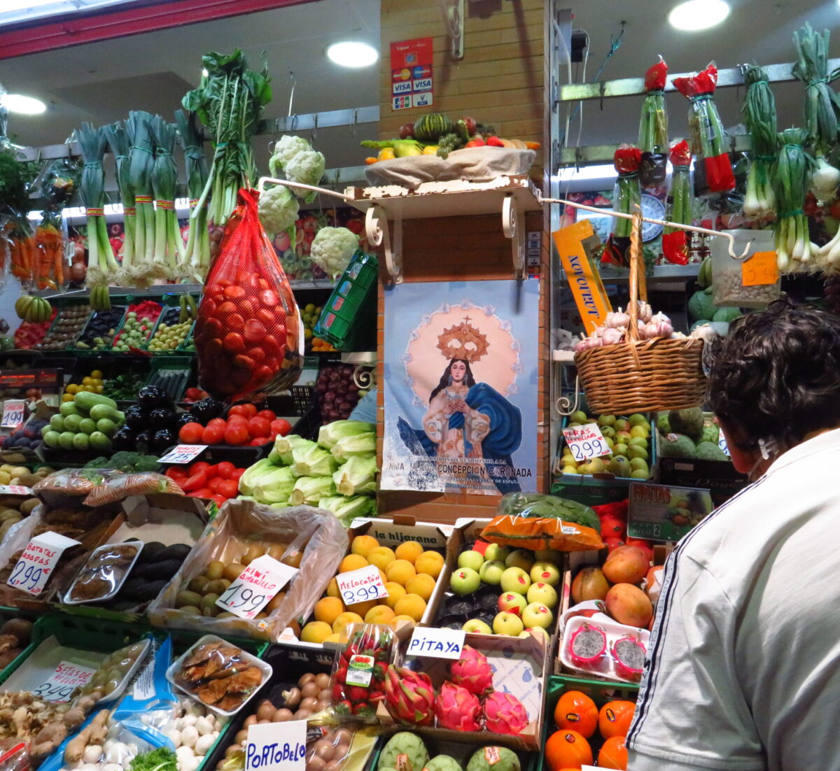 Discover the Heart of Seville: The Importance of Local Markets in Gastronomy and Culture