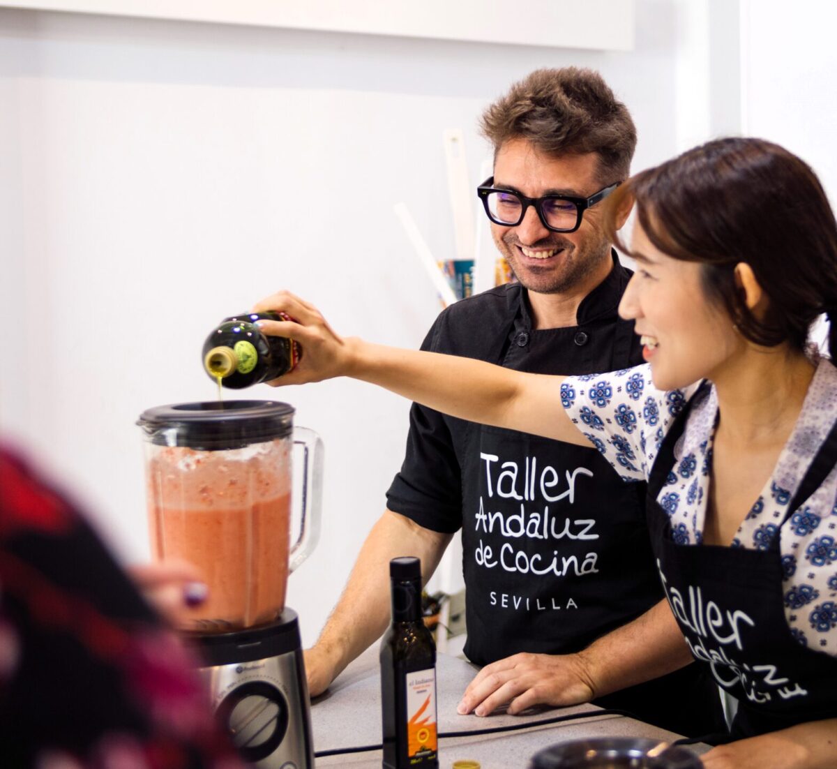 Find the Best Cooking Classes in Seville with AI